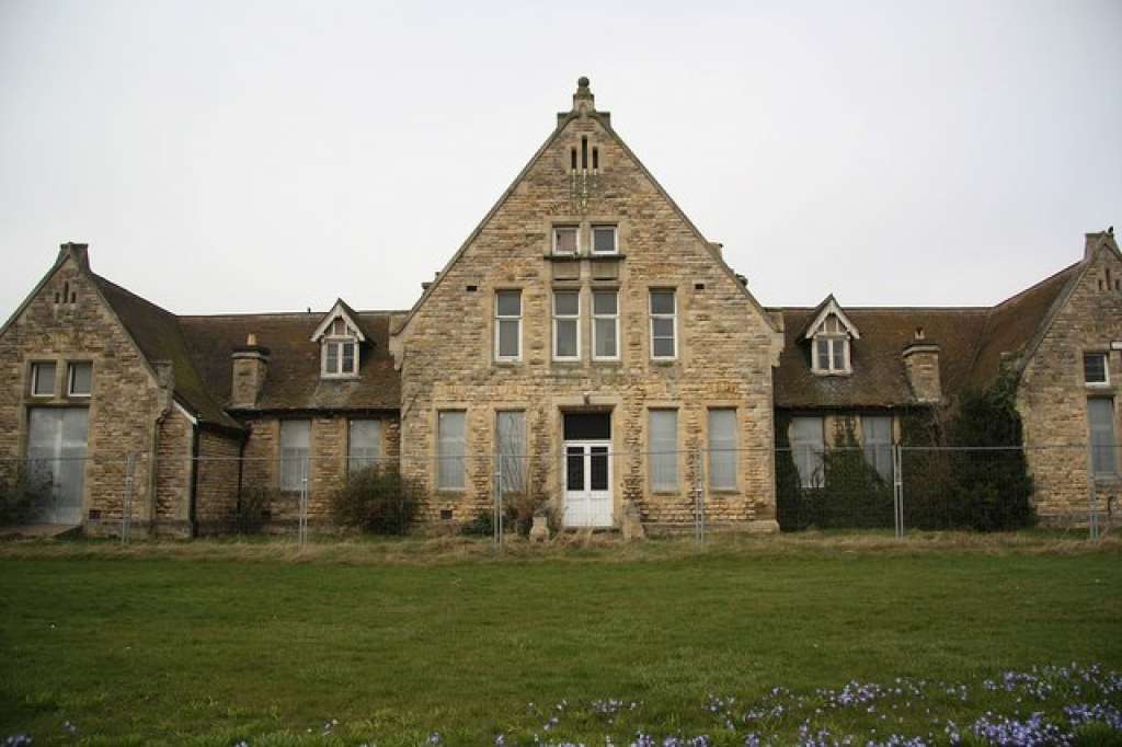 Grantham Cottage Hospital, Lincolnshire - Peter McDermott via Geograph CC-BY-SA 2.0