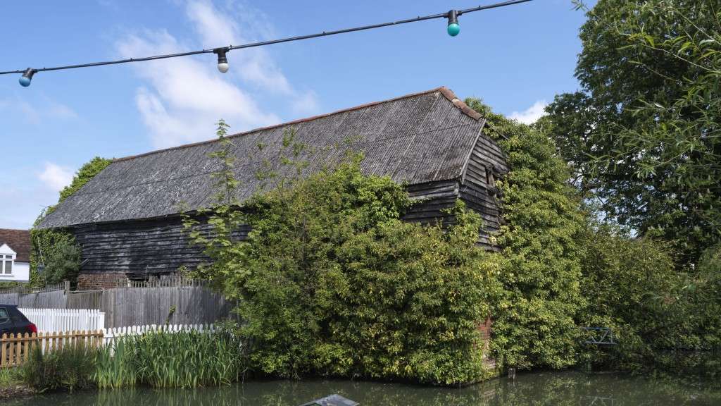 Barn at the Bear Public House. Credit: Robin Forster